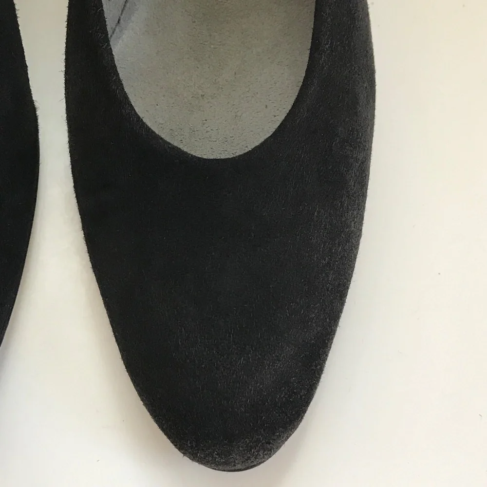 STUART WEITZMAN Black Suede Pump Kitten Heels Women’s Size 10 NARROW